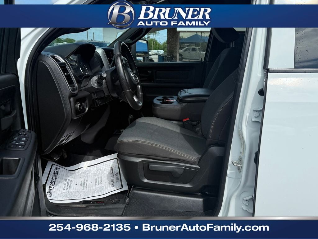 2024 RAM 3500 Tradesman Crew Cab 4x4 8' Box