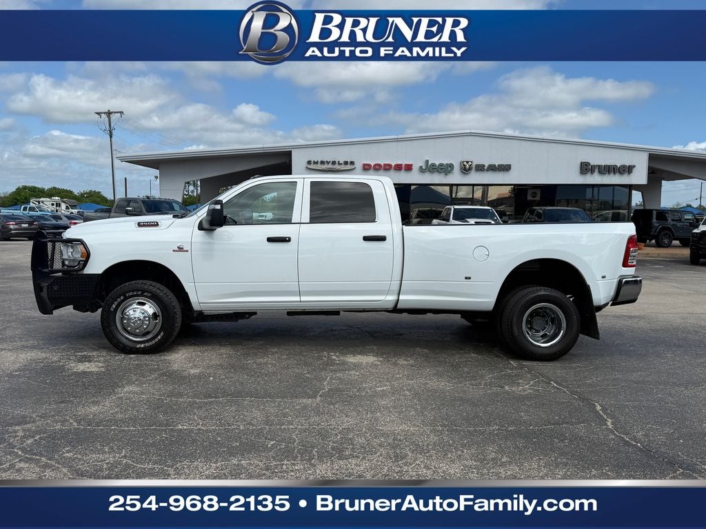 2024 RAM 3500 Tradesman Crew Cab 4x4 8' Box