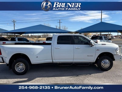 2024 RAM 3500 Laramie Crew Cab 4x4 8' Box