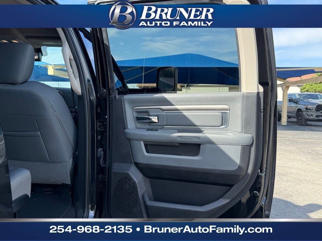 2017 RAM 3500 Lone Star Mega Cab 4x4 6'4' Box