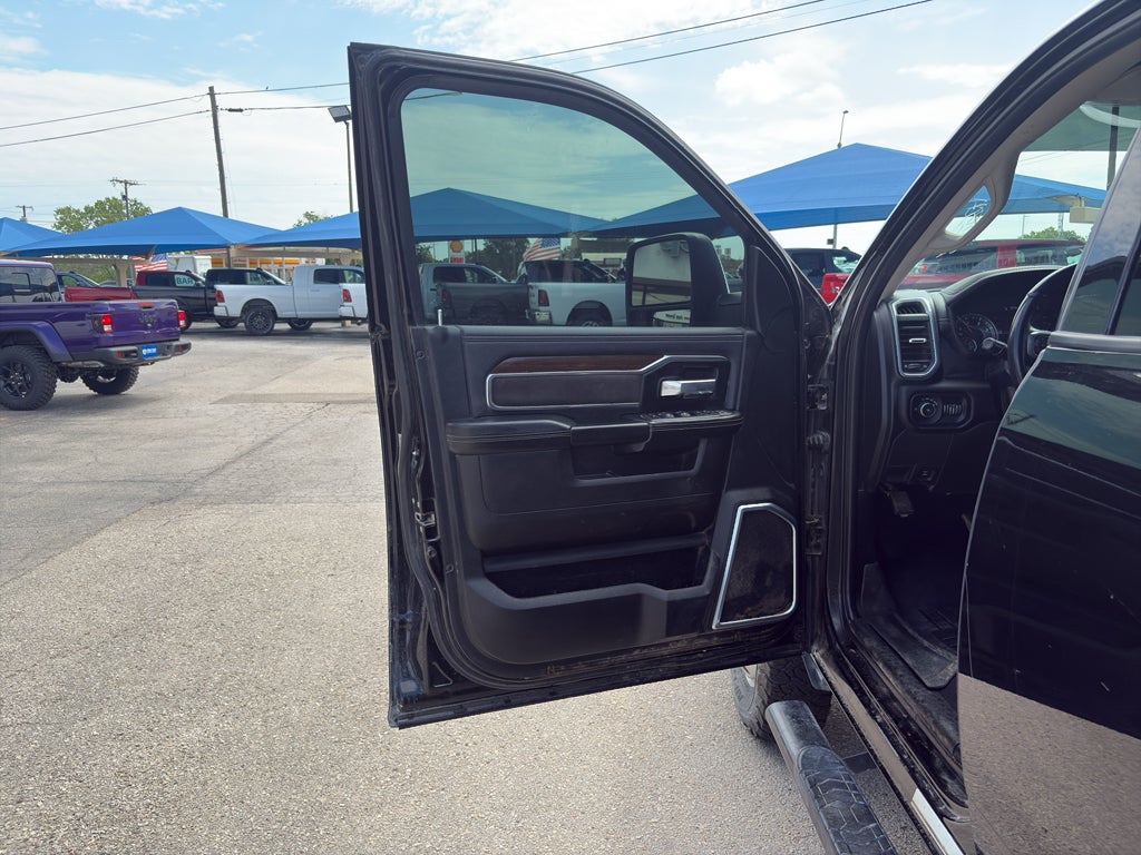 2023 RAM 3500 Laramie Mega Cab 4x4 6'4' Box