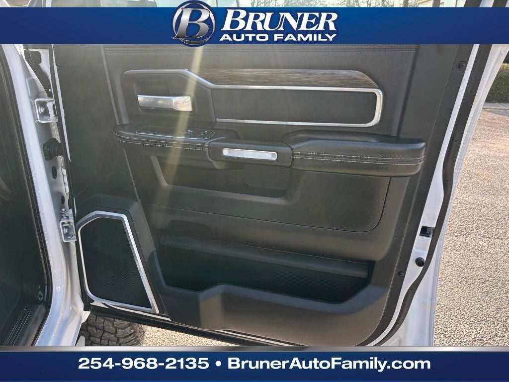 2019 RAM 2500 Laramie Crew Cab 4x4 6'4' Box