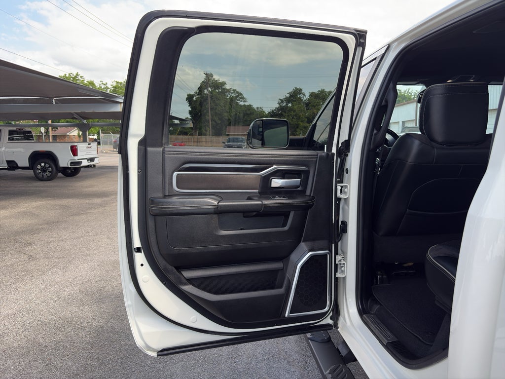 2022 RAM 2500 Laramie Crew Cab 4x4 6'4' Box