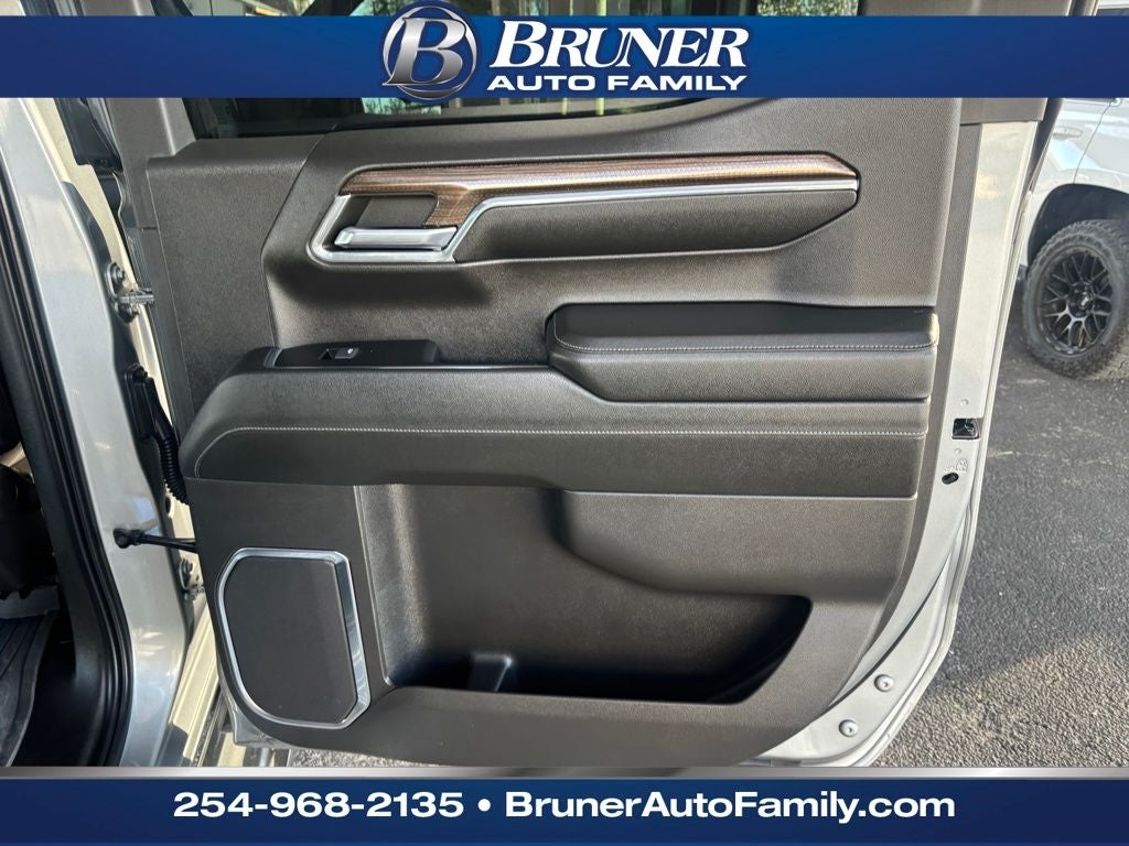 2023 Chevrolet Silverado 1500 4WD Crew Cab Standard Bed LT