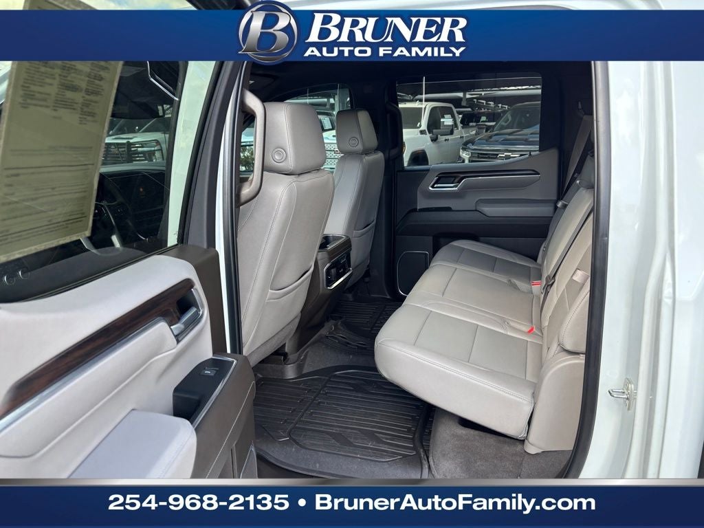 2023 GMC Sierra 1500 4WD Crew Cab Short Box SLT