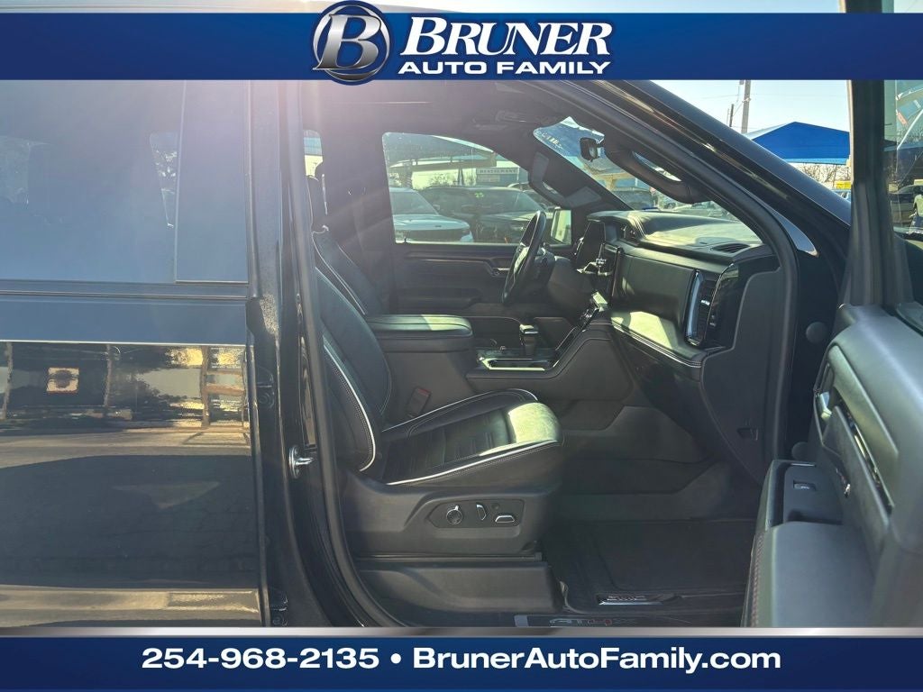 2023 GMC Sierra 1500 4WD Crew Cab Short Box AT4X