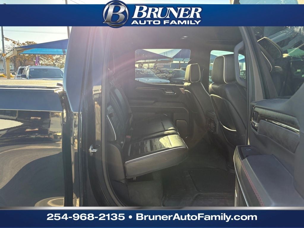 2023 GMC Sierra 1500 4WD Crew Cab Short Box AT4X