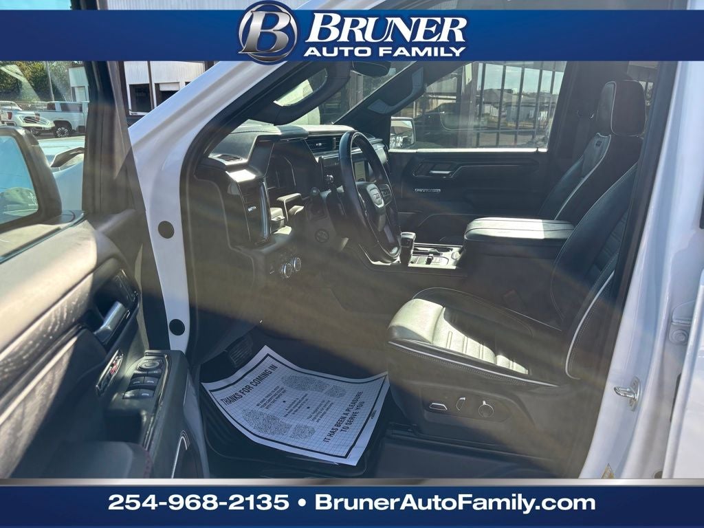 2023 GMC Sierra 1500 4WD Crew Cab Short Box AT4X