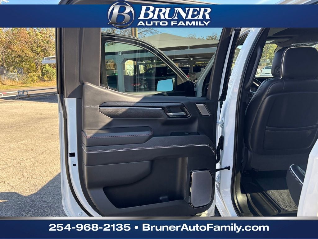 2023 GMC Sierra 1500 4WD Crew Cab Short Box AT4X