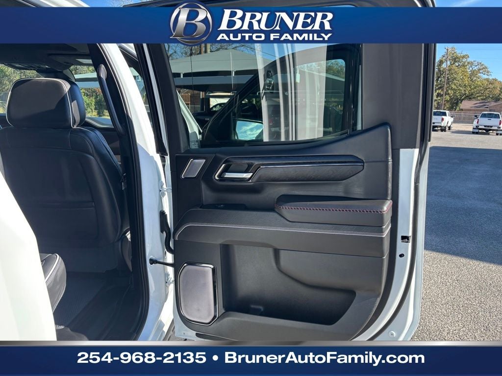 2023 GMC Sierra 1500 4WD Crew Cab Short Box AT4X