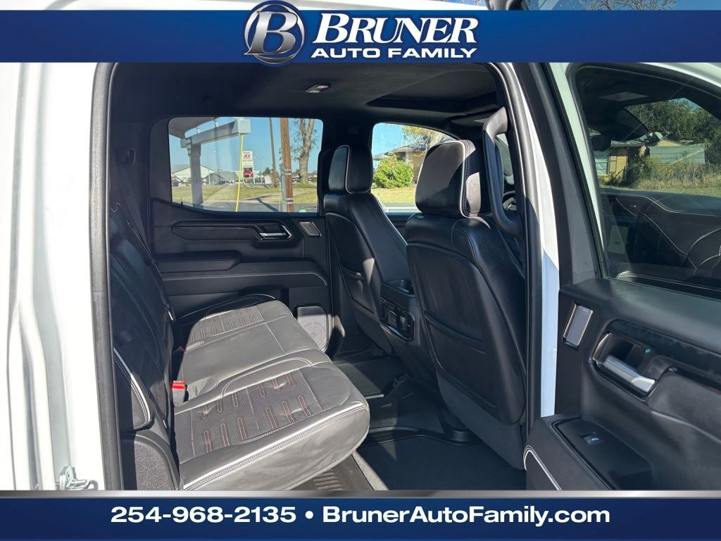 2023 GMC Sierra 1500 4WD Crew Cab Short Box AT4X