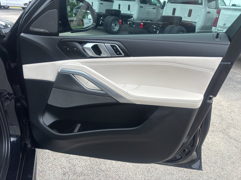 2023 BMW X6 xDrive40i