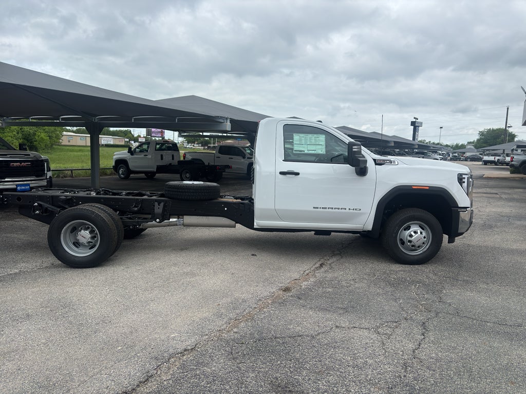 2026 GMC Sierra 3500 HD Chassis Cab Pro