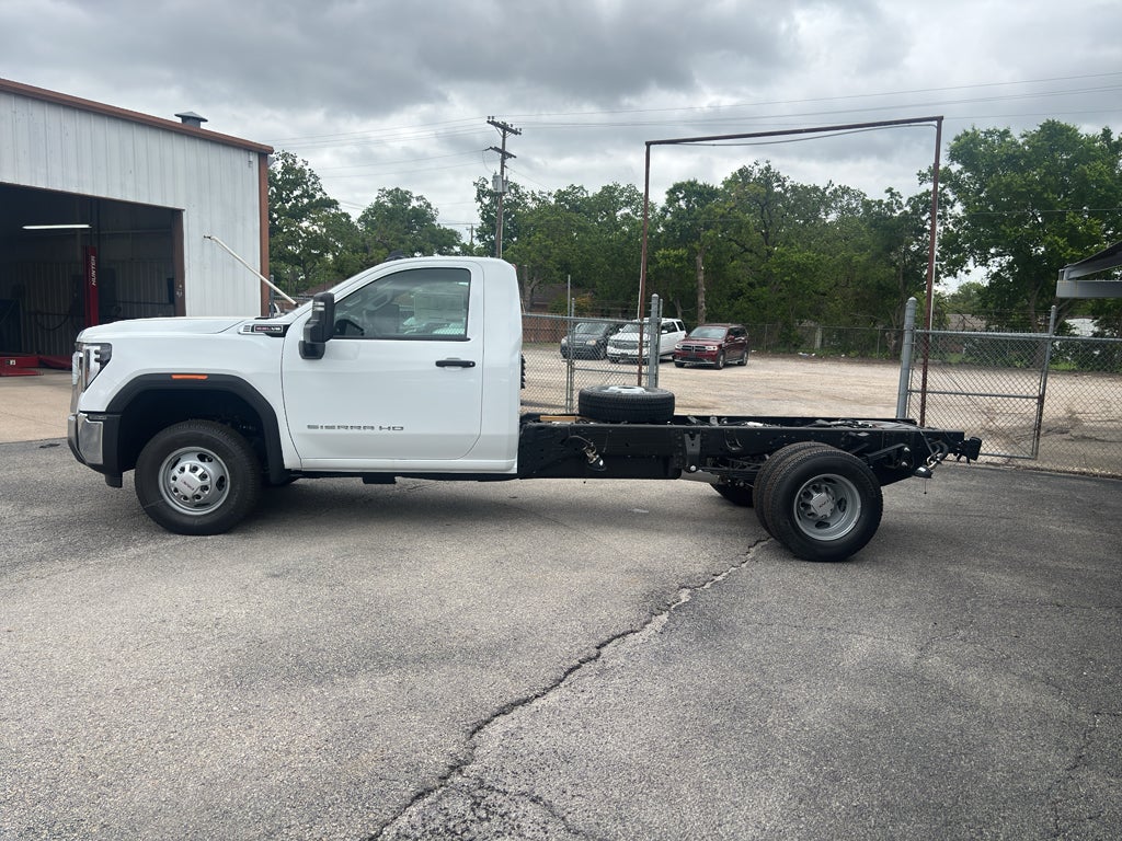 2026 GMC Sierra 3500 HD Chassis Cab Pro