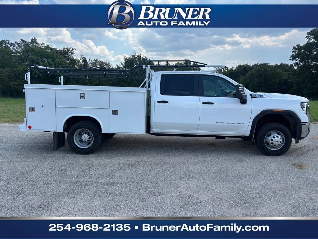 2025 GMC Sierra 3500 HD Chassis Cab Pro