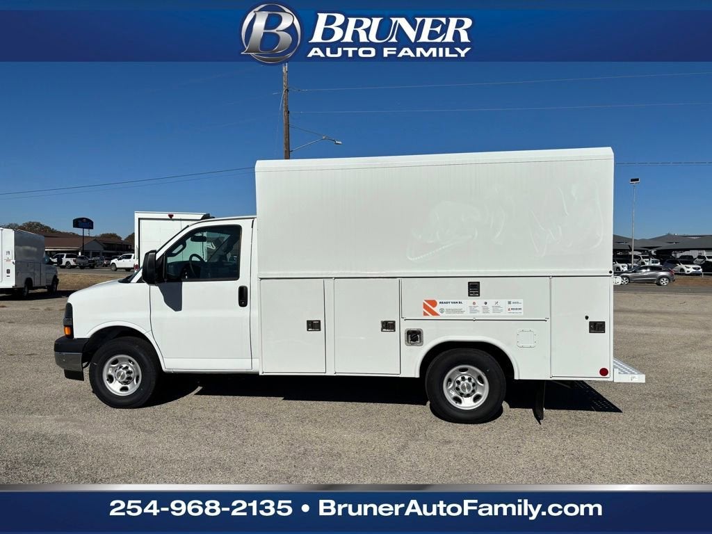 2025 Chevrolet Express Cutaway 3500 1WT