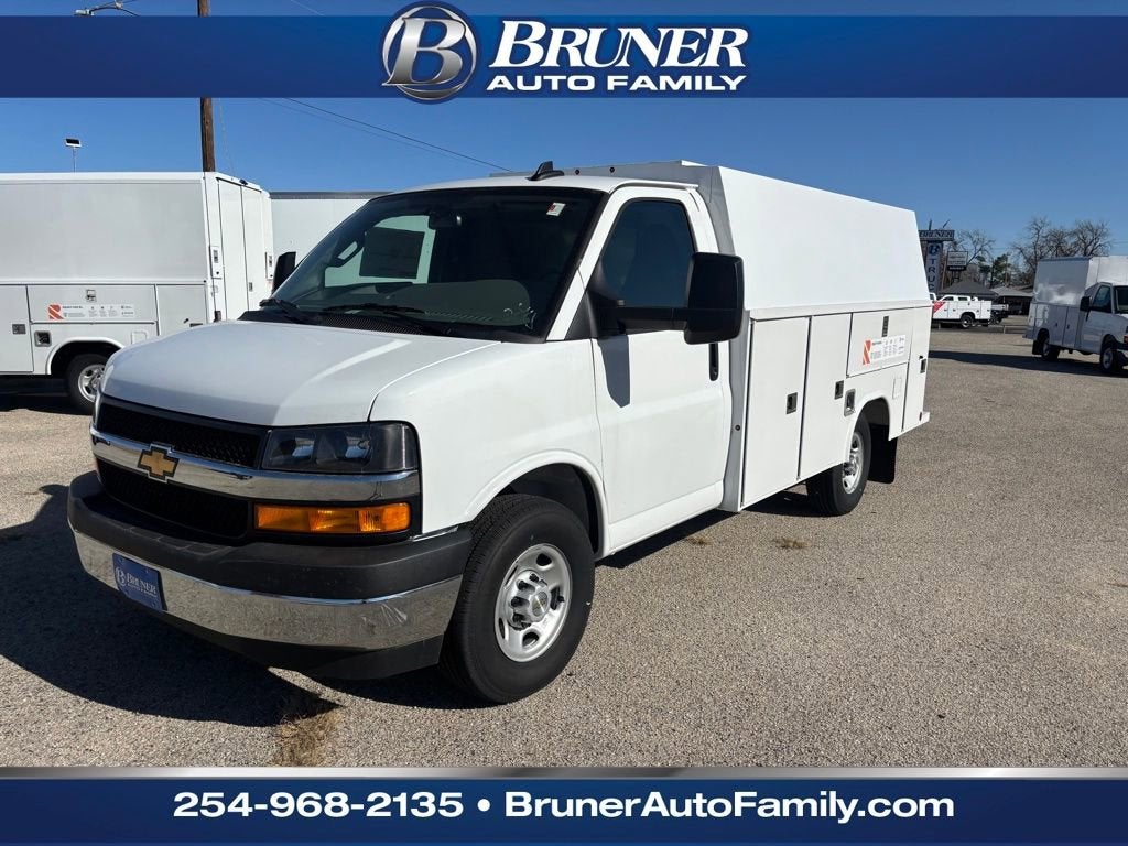 2025 Chevrolet Express Cutaway 3500 1WT
