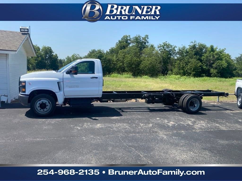 2024 Chevrolet Silverado 6500 HD Work Truck