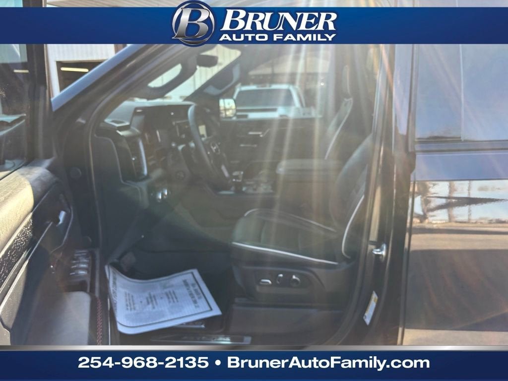 2025 GMC Sierra 1500 AT4X