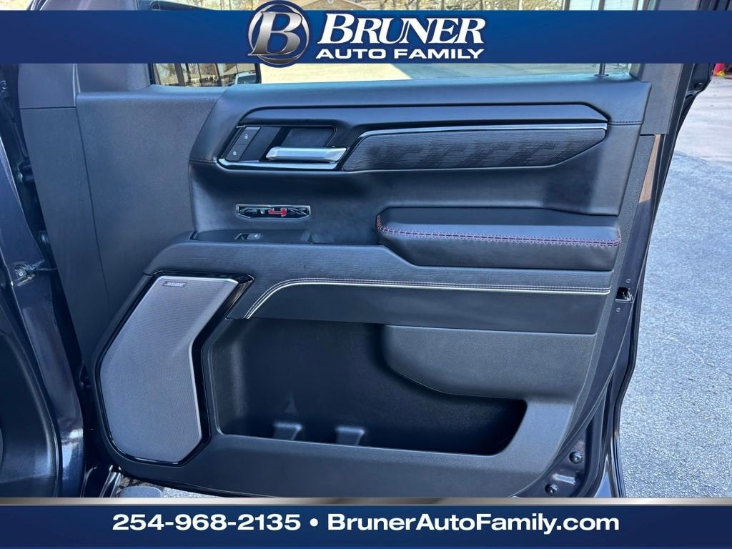 2025 GMC Sierra 1500 AT4X