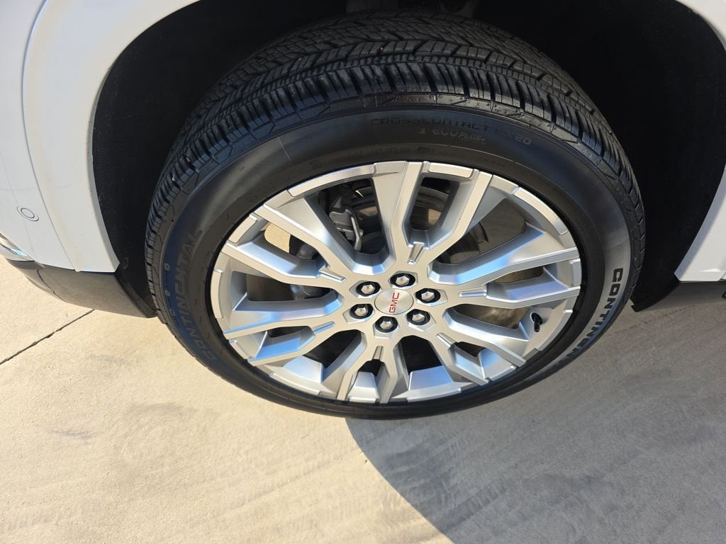 2024 GMC Acadia Denali