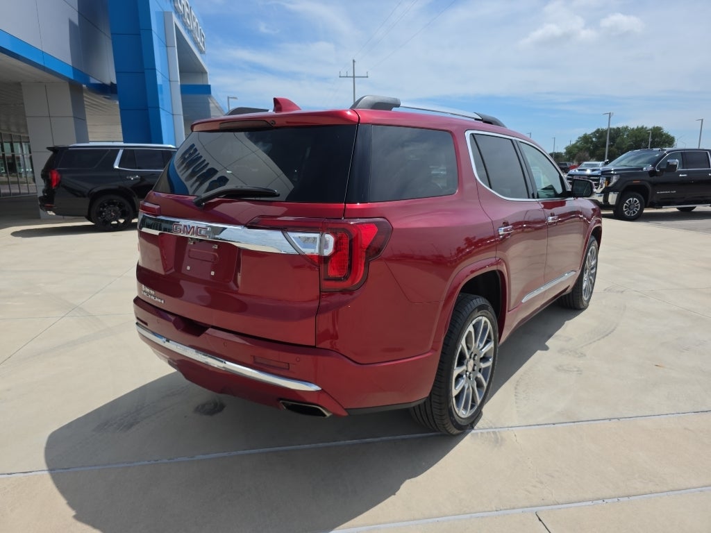 2023 GMC Acadia Denali