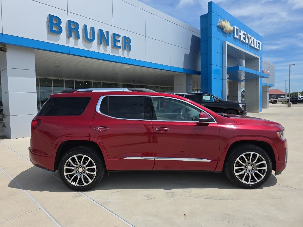 2023 GMC Acadia Denali