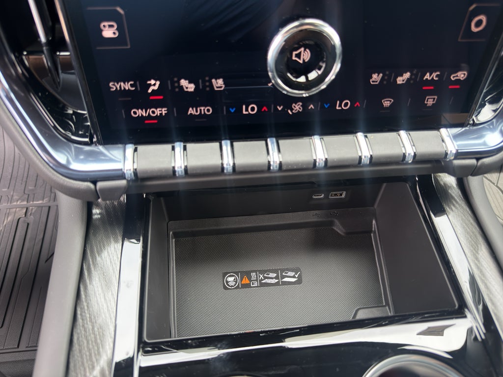 2026 GMC Yukon AT4 - Photo 14