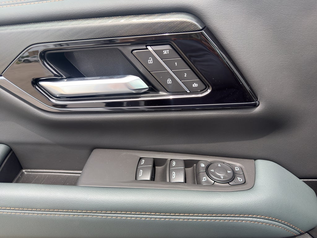 2026 GMC Yukon AT4 - Photo 18