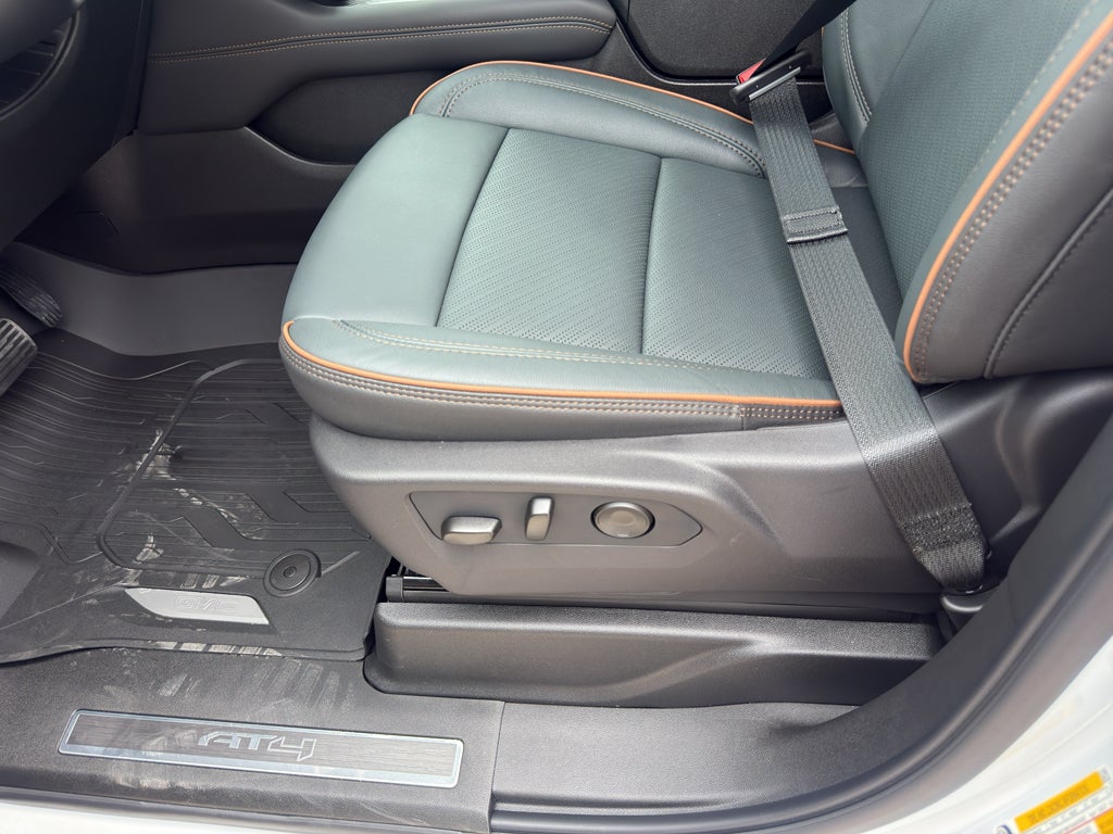 2026 GMC Yukon AT4 - Photo 7
