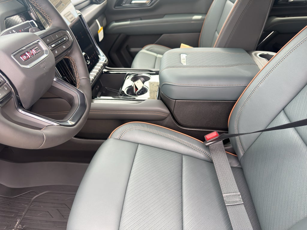 2026 GMC Yukon AT4 - Photo 8