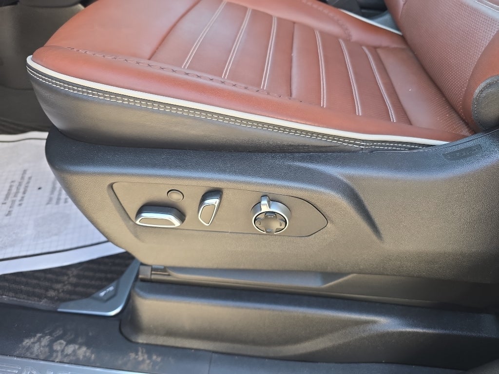 2023 GMC Yukon Denali Ultimate - Photo 15