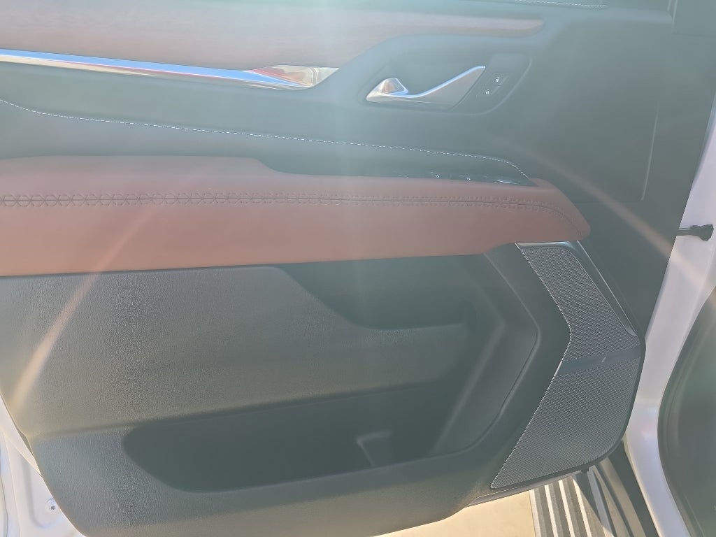 2023 GMC Yukon Denali Ultimate - Photo 16