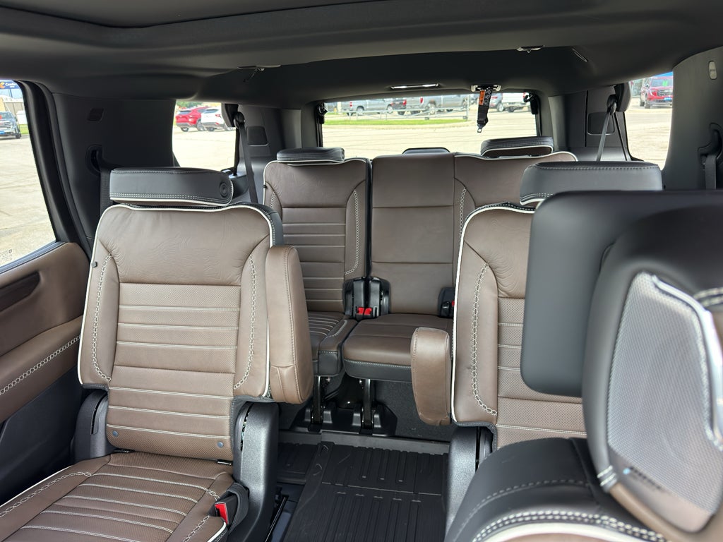 2026 GMC Yukon Denali Ultimate - Photo 11
