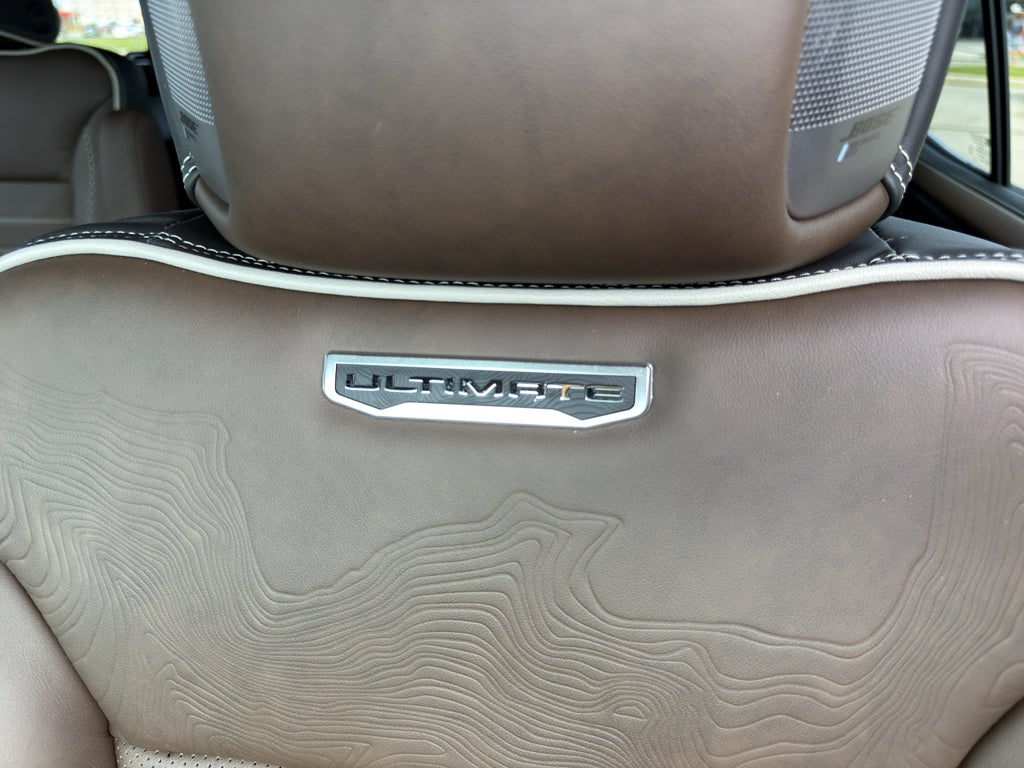 2026 GMC Yukon Denali Ultimate - Photo 12