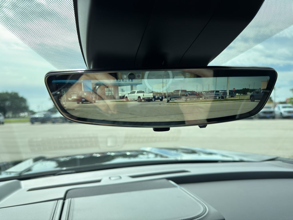 2026 GMC Yukon Denali Ultimate - Photo 14