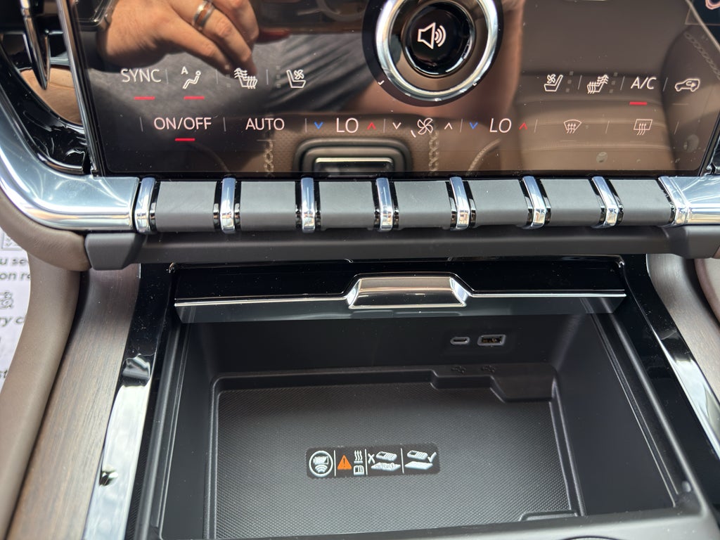 2026 GMC Yukon Denali Ultimate - Photo 16