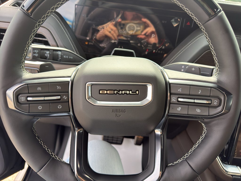 2026 GMC Yukon Denali Ultimate - Photo 17
