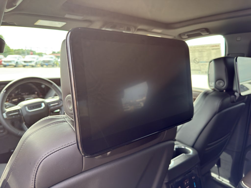2026 GMC Yukon Denali Ultimate - Photo 22