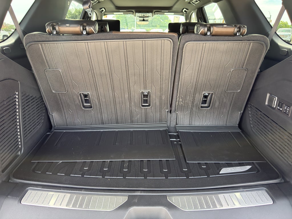 2026 GMC Yukon Denali Ultimate - Photo 27