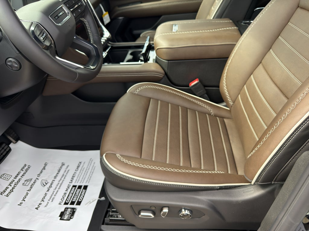 2026 GMC Yukon Denali Ultimate - Photo 8