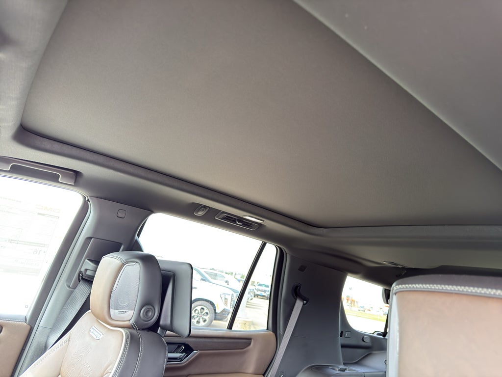 2026 GMC Yukon Denali Ultimate - Photo 9