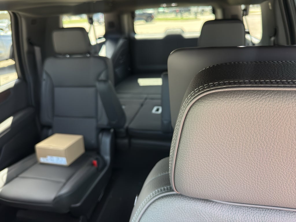 2026 GMC Yukon XL Denali - Photo 10