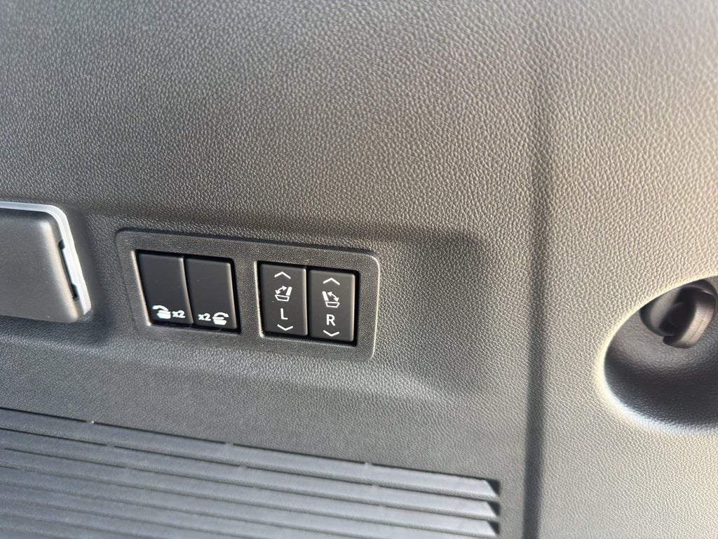2026 GMC Yukon XL Denali - Photo 27