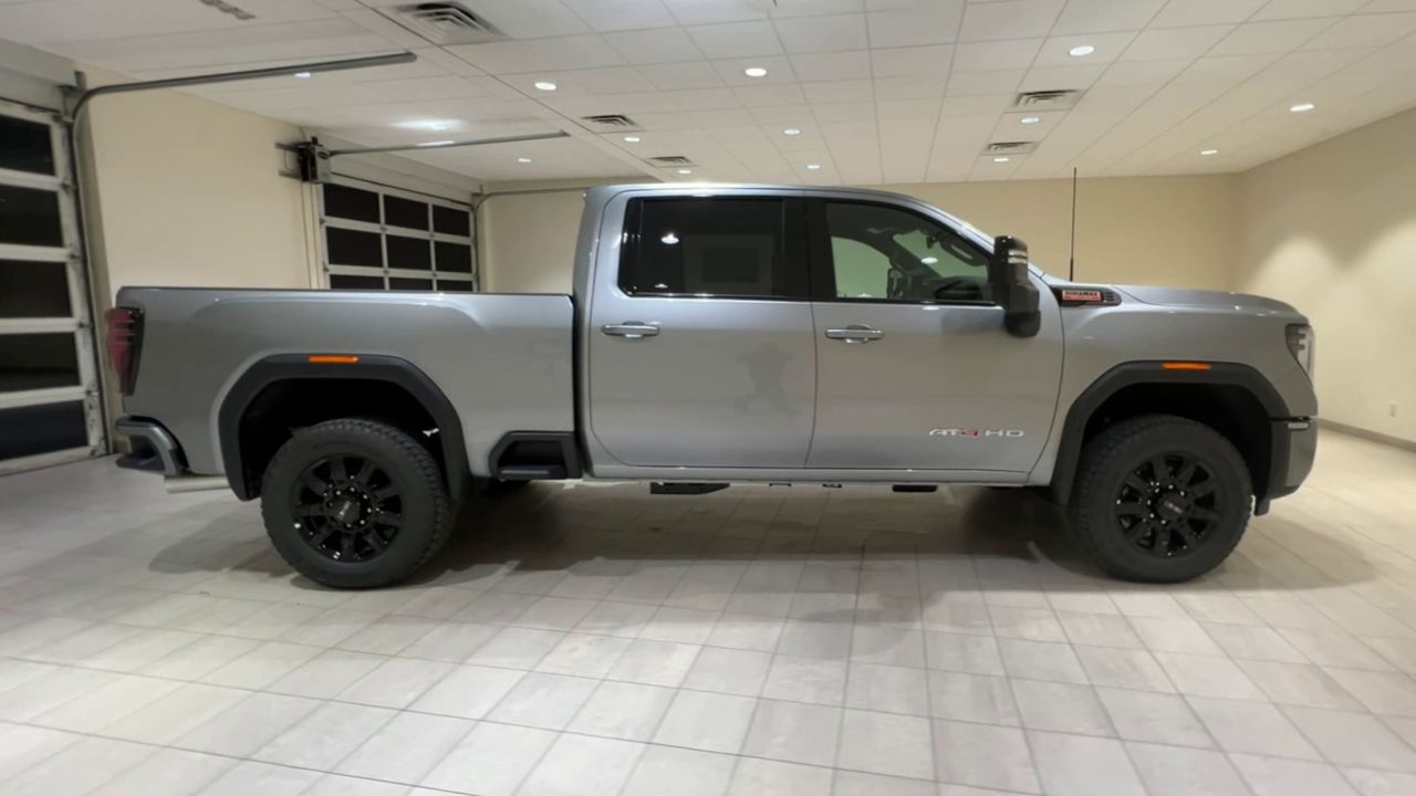 2026 GMC Sierra 2500HD AT4 - Photo 3