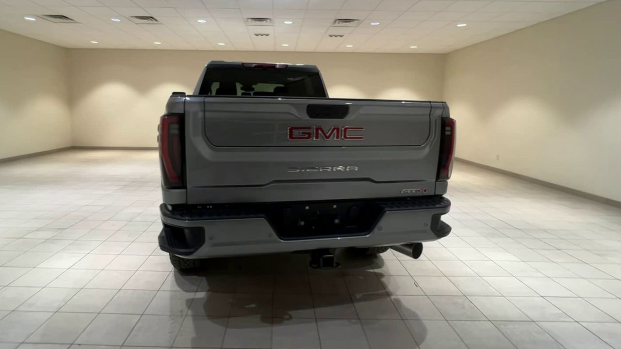 2026 GMC Sierra 2500HD AT4 - Photo 9
