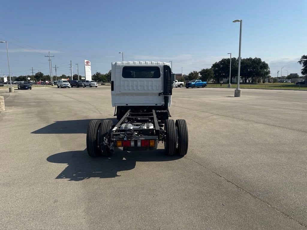 2025 Chevrolet Low Cab Forward 4500 1WT