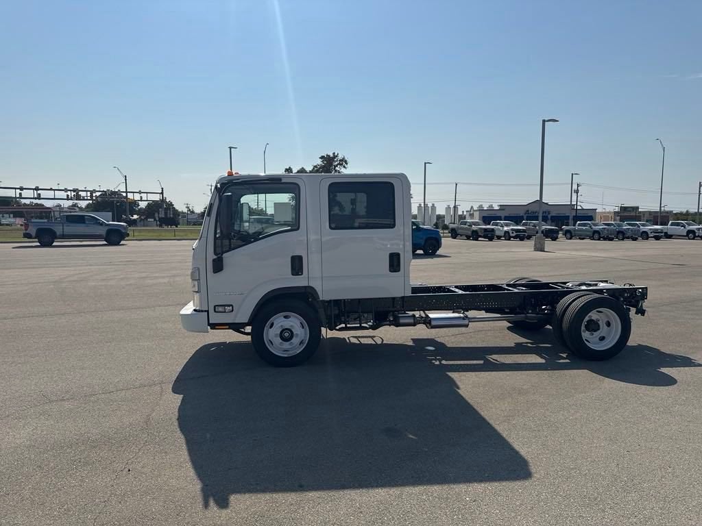 2025 Chevrolet Low Cab Forward 4500 1WT
