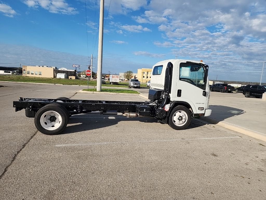 2024 Chevrolet Low Cab Forward 4500 1WT