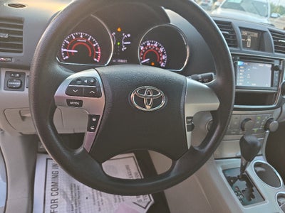 2013 Toyota Highlander Base